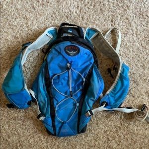 Osprey running pack